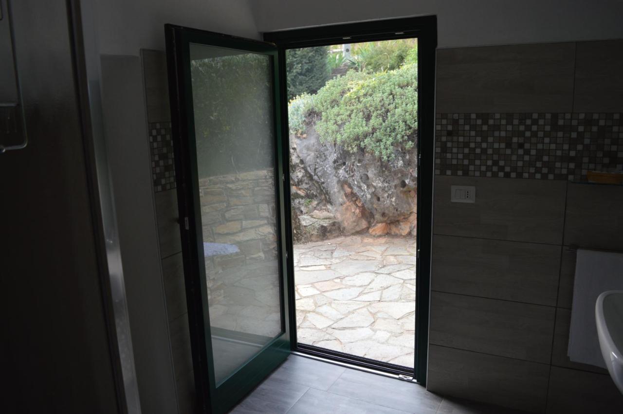 Bed and Breakfast L'Uovo E La Faina Busca Exterior foto