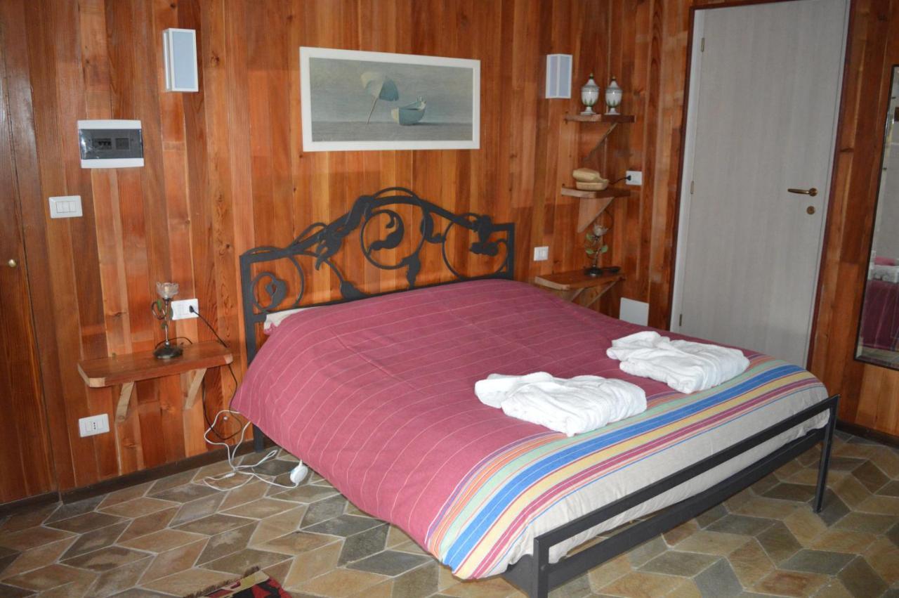 Bed and Breakfast L'Uovo E La Faina Busca Exterior foto